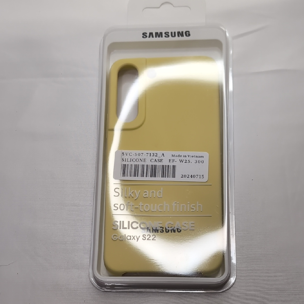 Samsung Galaxy S22 Silicone Case - Soft Yellow